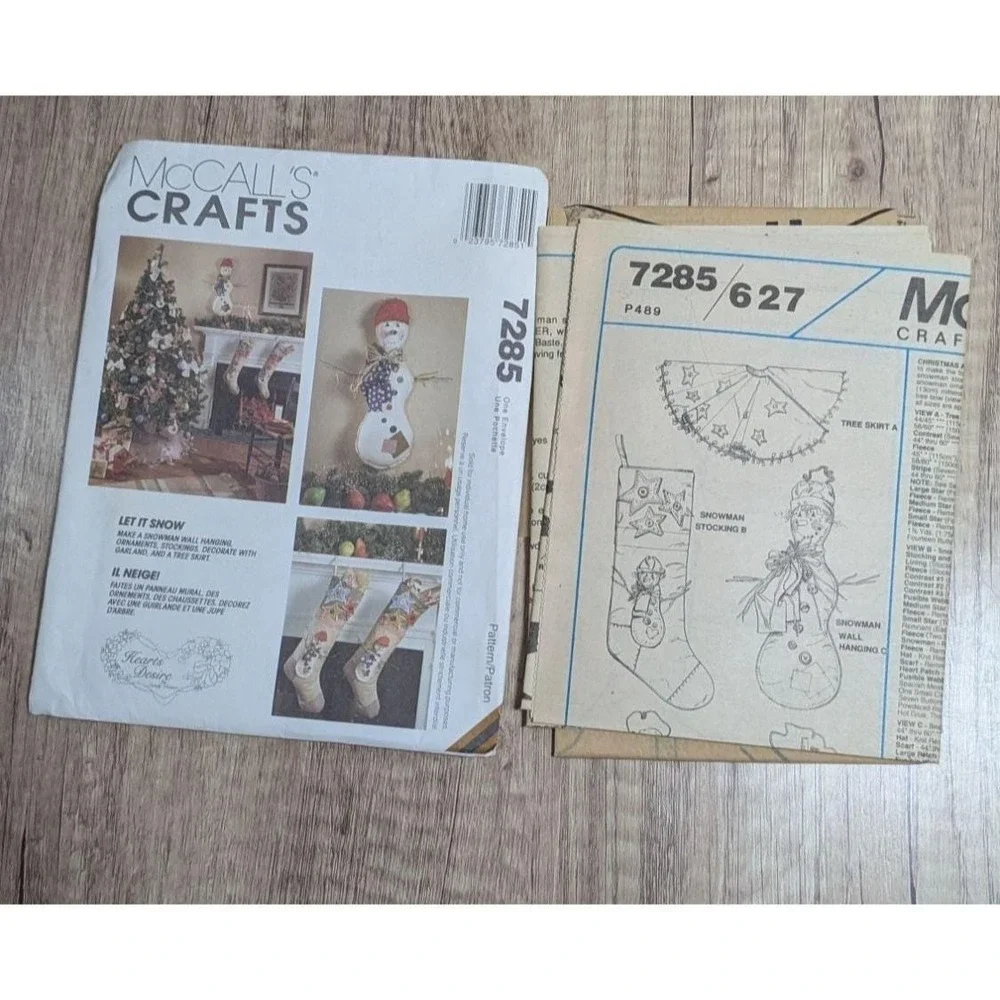 McCalls Crafts 7285 Christmas Stocking & Wall‎ Hanging Sewing Patternuncut